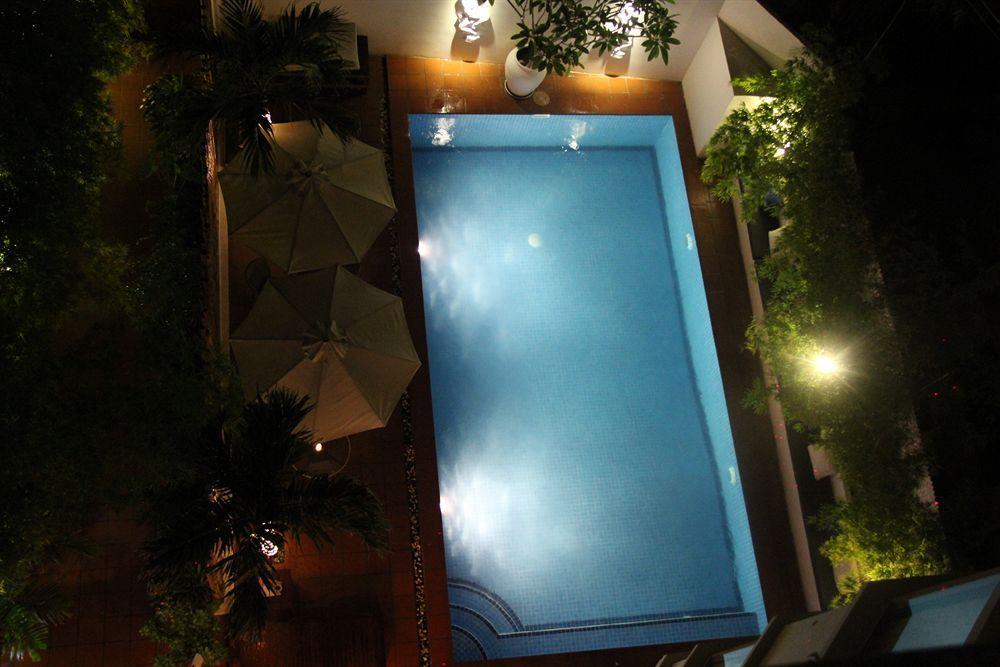 Jasmin Monument Hotel Phnom Penh Esterno foto