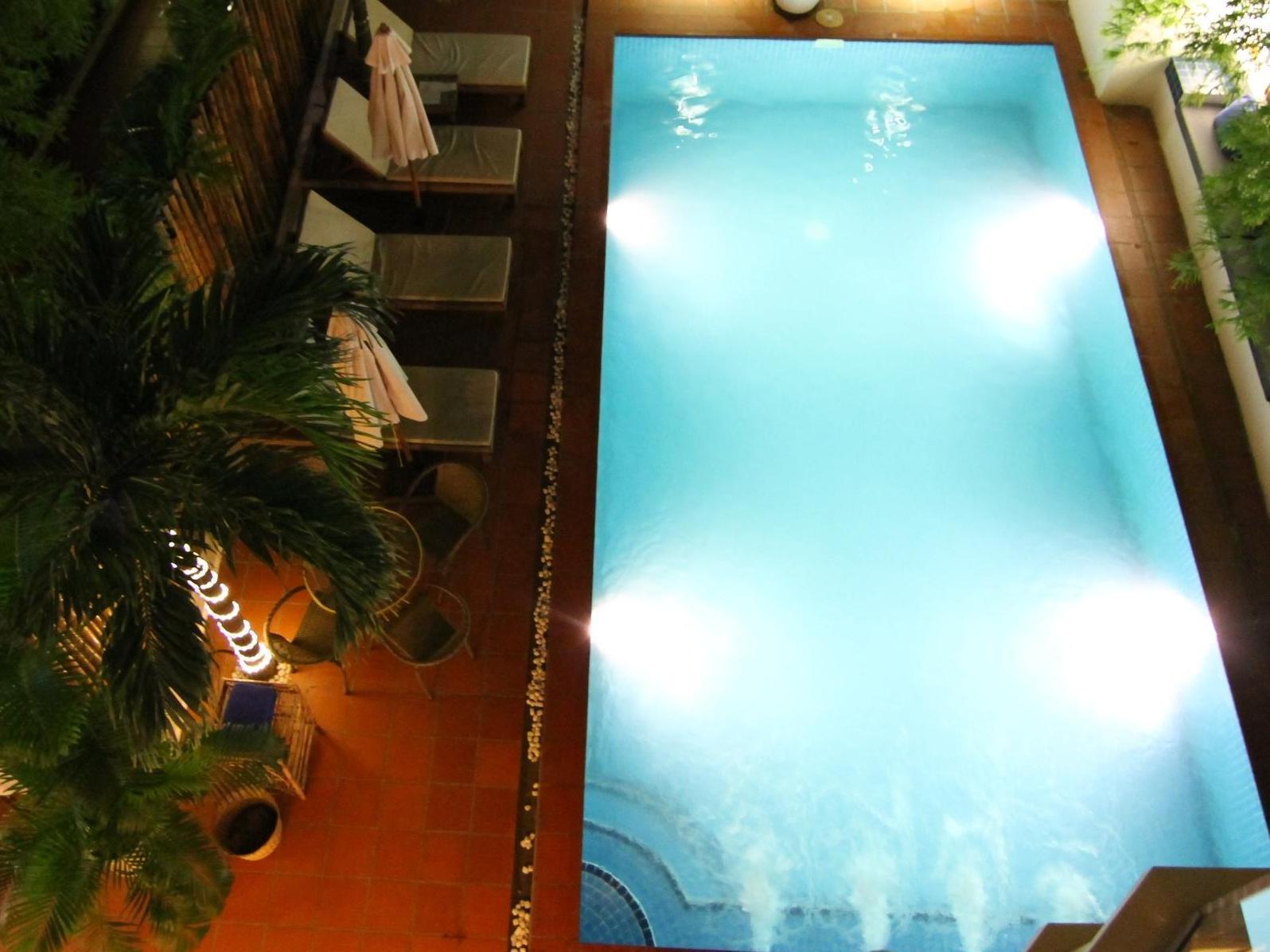 Jasmin Monument Hotel Phnom Penh Esterno foto